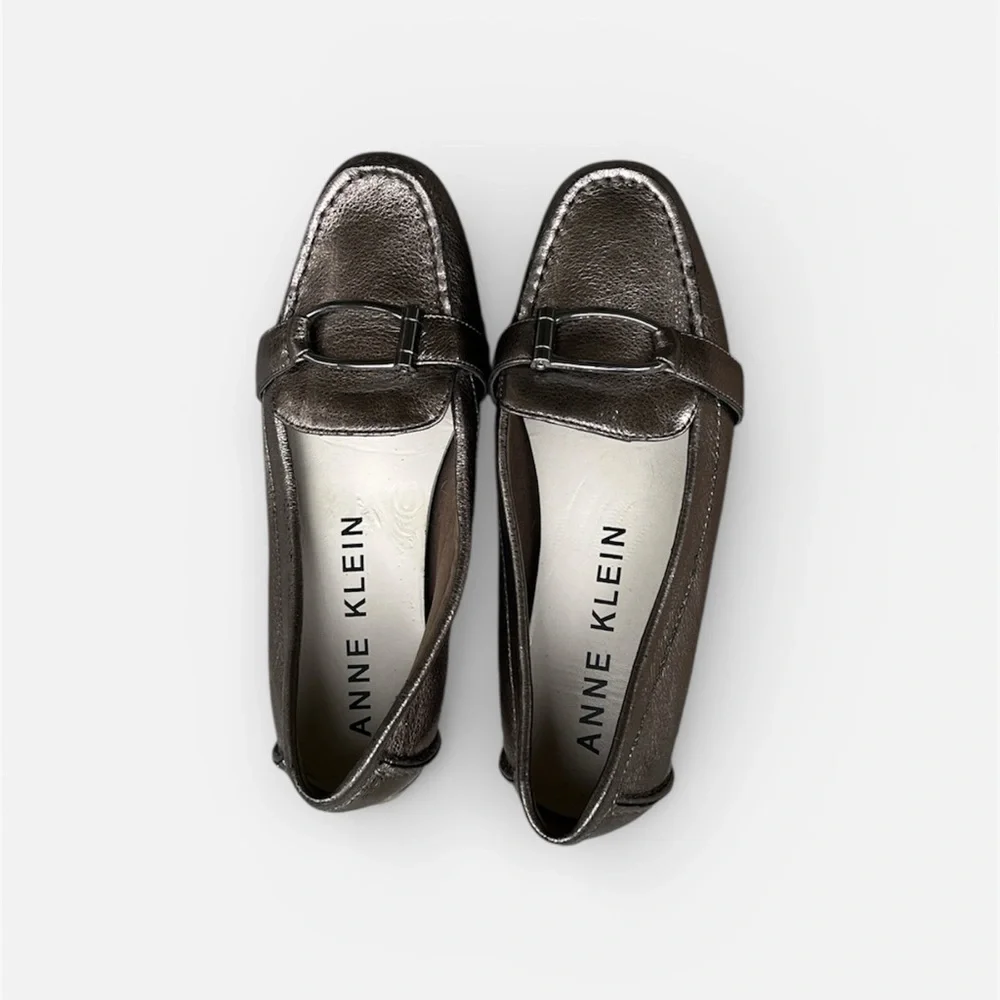 Anne Klein “Petra” Iflex Leather Mocc Toe Loafer in Pewter Size 7